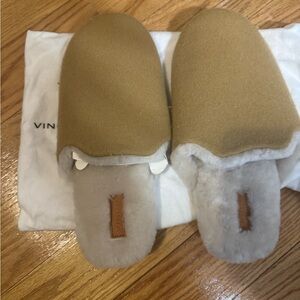 Vince BRAND NEW Shearling Slippers - size 9/10